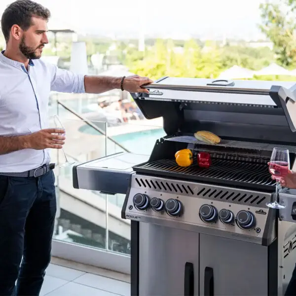 barbecue napoleon rogue SE 525