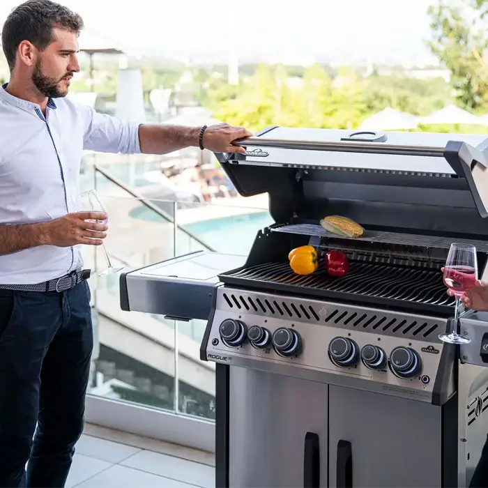 barbecue napoleon rogue SE 525