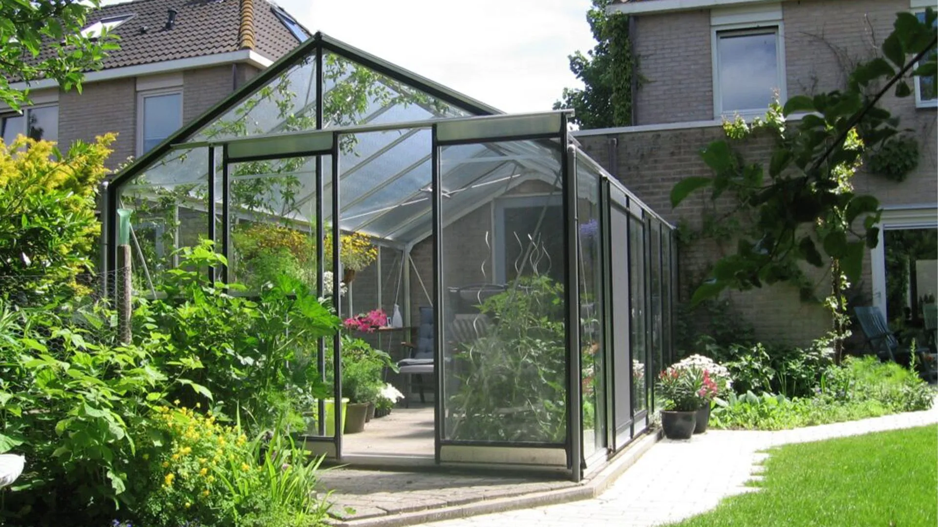 Serre de jardin en verre